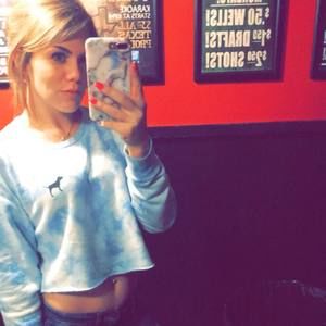 Meet your Posher, Brooke